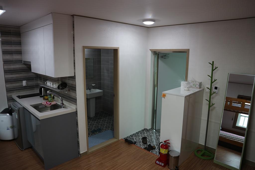 Blue Island Guesthouse Согвипхо Экстерьер фото